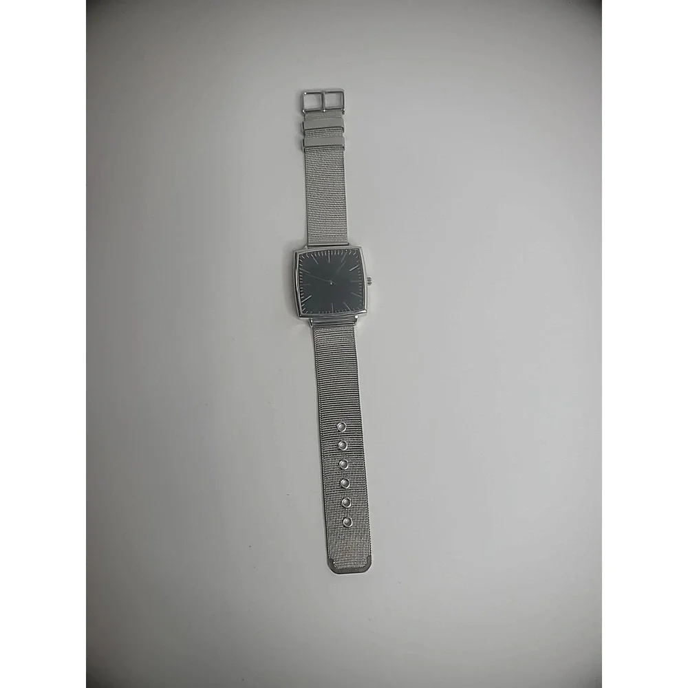 Vintage Silver Tone Wristwatch Womens Black Face Silver Tone Mesh Strap Jewelry